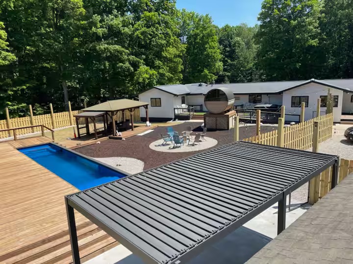 Spacious Forest Lodge with Sauna, Hot Tub & Container Pool – Lake Ann, Michigan (Near Traverse City)