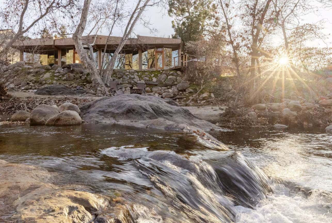 Sequoia Three Rivers Glass House with Private River Access, Hot Tub & Mountain Views