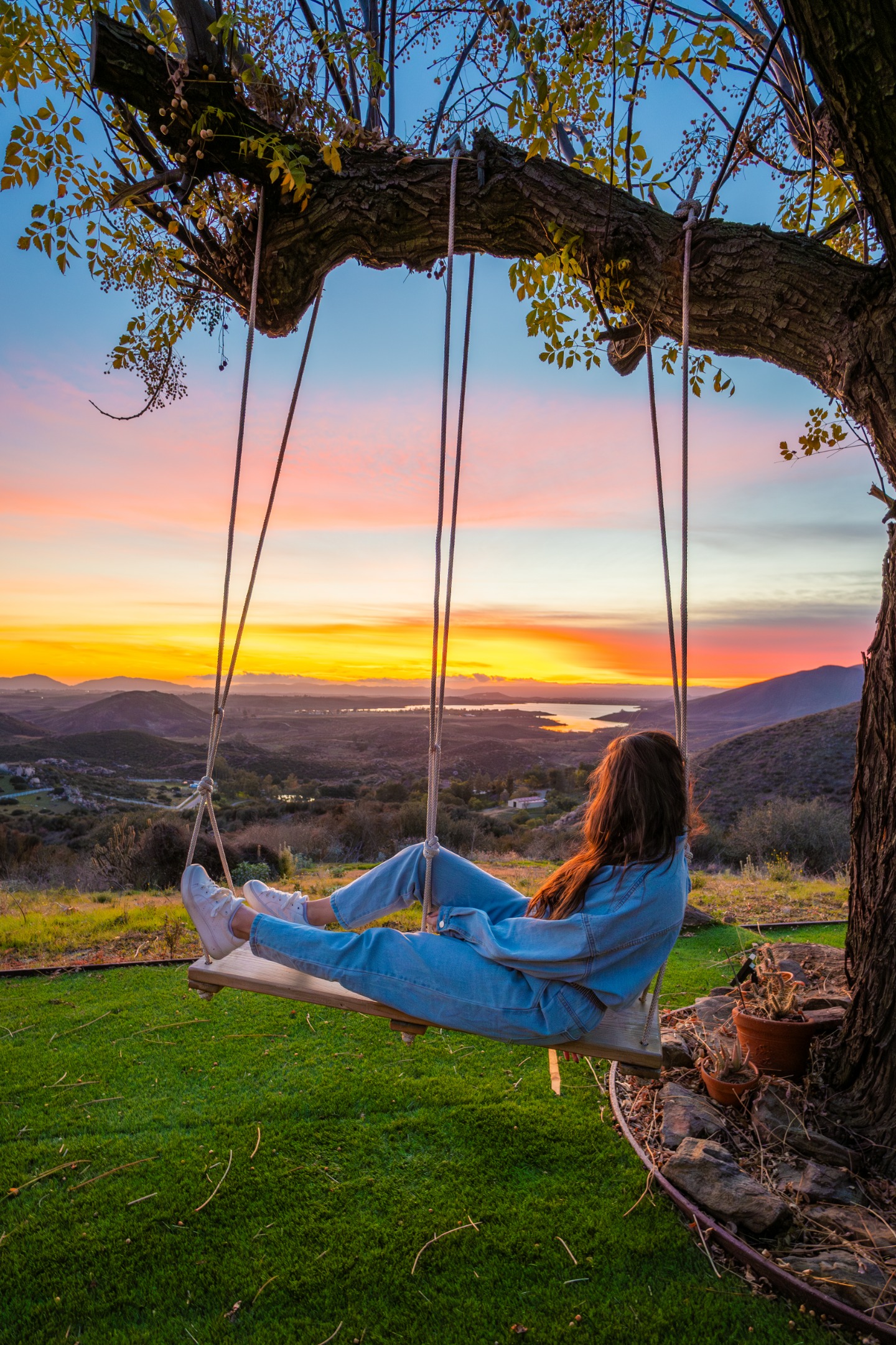 Pickleball court and recreational amenities for guest entertainment