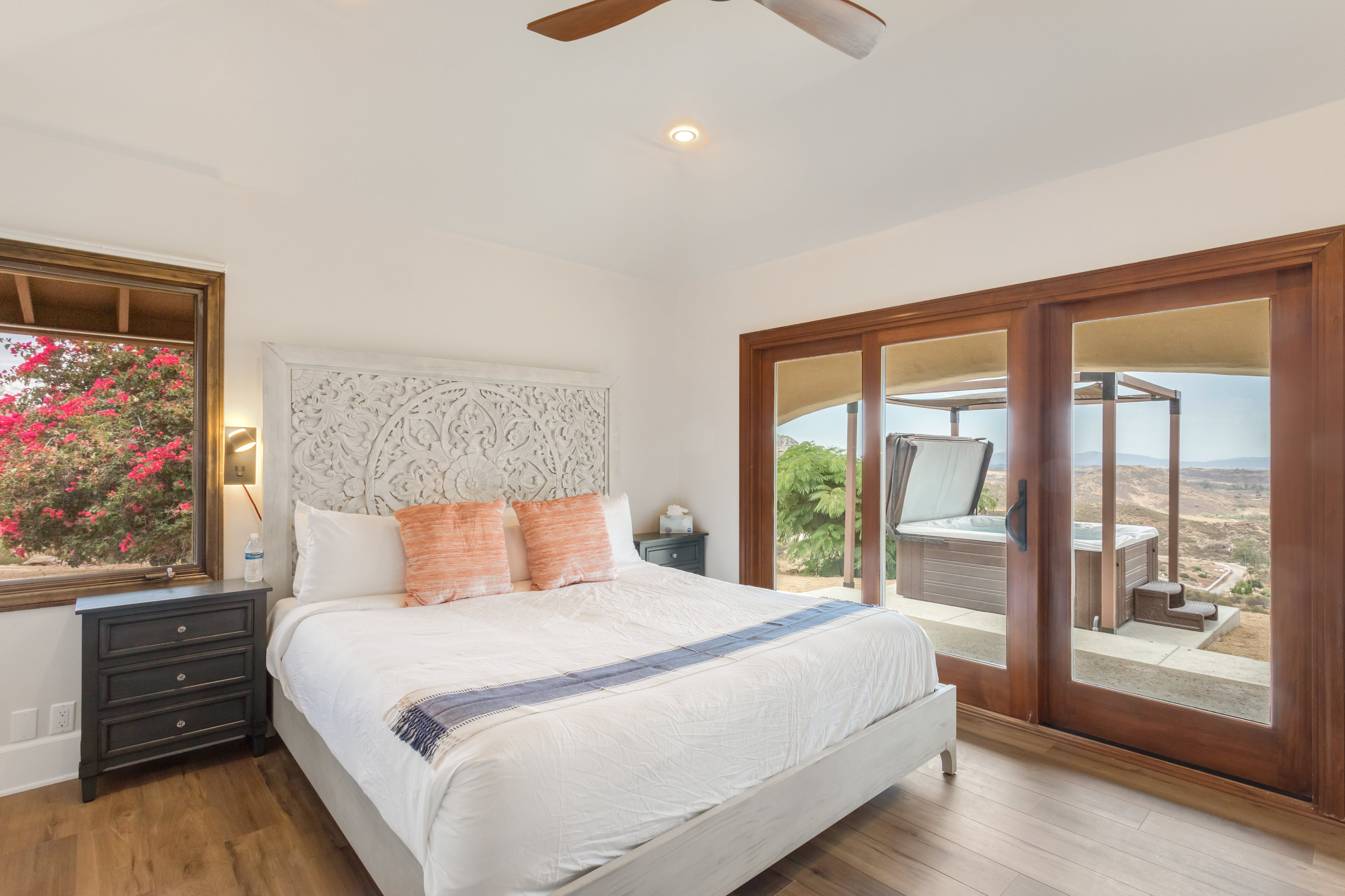 Luxury bedroom suite for wedding party accommodations