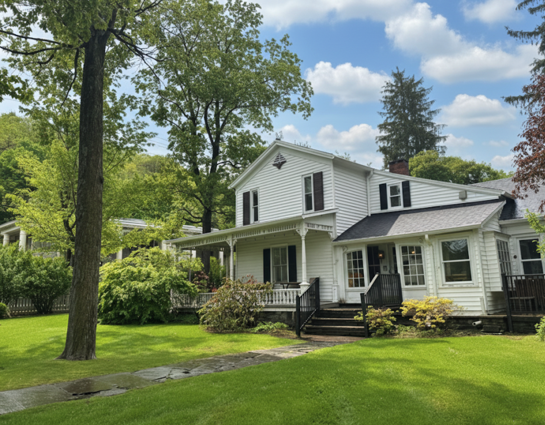 Catskills Literary Inn with Five Suites & Historic Charm
