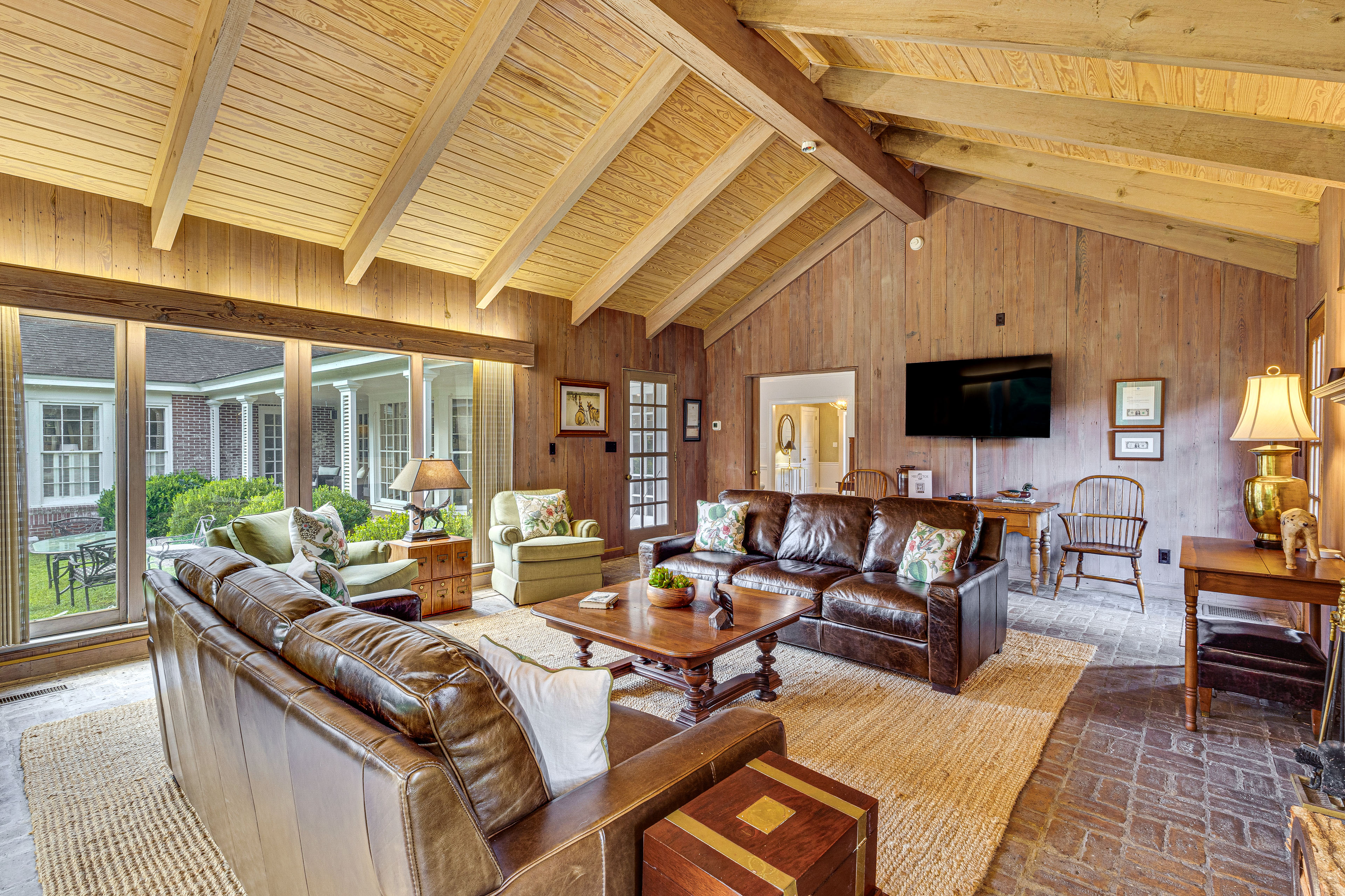 Private 80+ Acre Georgia Wedding Estate with 4 Homes, 12 Suites