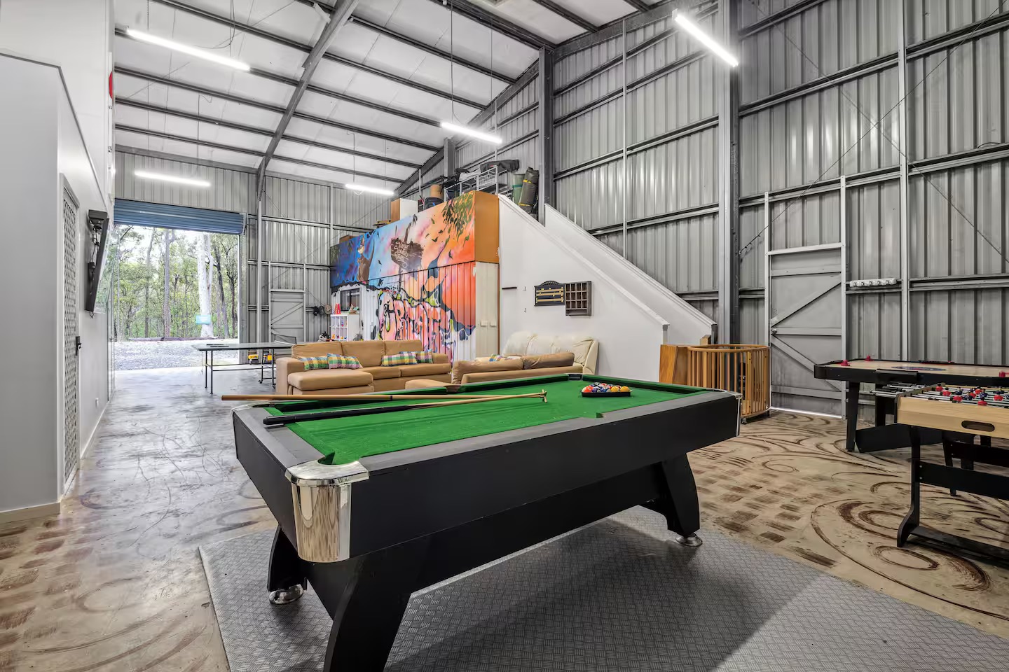 Luxury Barndominium– A Nature Retreat Near Brisbane